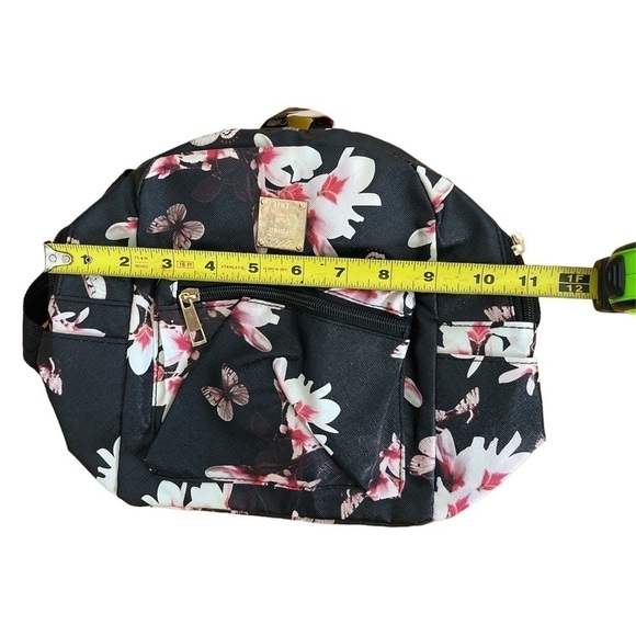 *Free Gift w/ Purchase* NWT Floral Backpack Purse - Picture 3 of 7